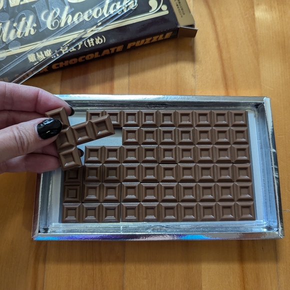 Meiji Milk Chocolate Puzzle - Picture 2 of 6